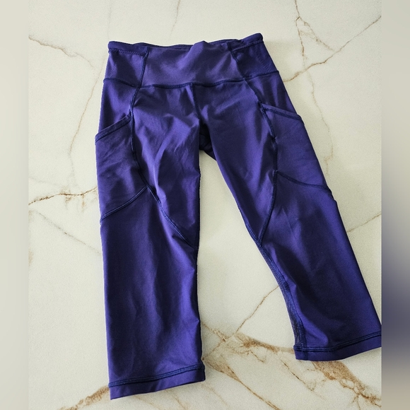 Lululemon Outrun Crop Workout Leggings Mesh Details Sz 6 Purple - Picture 1 of 14